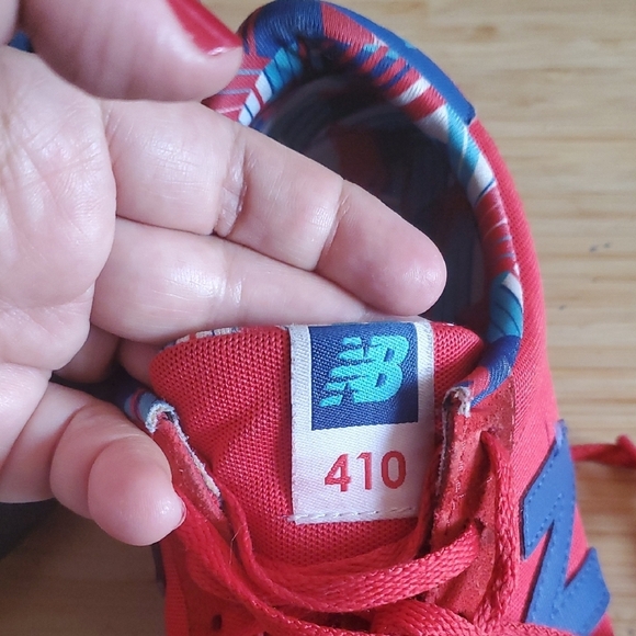 New Balance Women's Red&Navy Sneakers SZ 9 - Picture 5 of 6